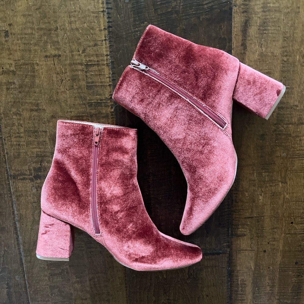 Journee Collection rusty pink velvet ankle boots with zippers, square toes - Picture 2 of 6
